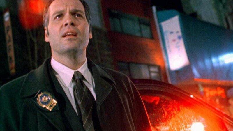 In einem Mordfall im Nachtclubmilieu zeigt sich das FBI merkwürdigerweise unkooperativ. Aber Detective Robert Goren (Vincent D’Onofrio) lässt nicht locker! – Bild: MG RTL D