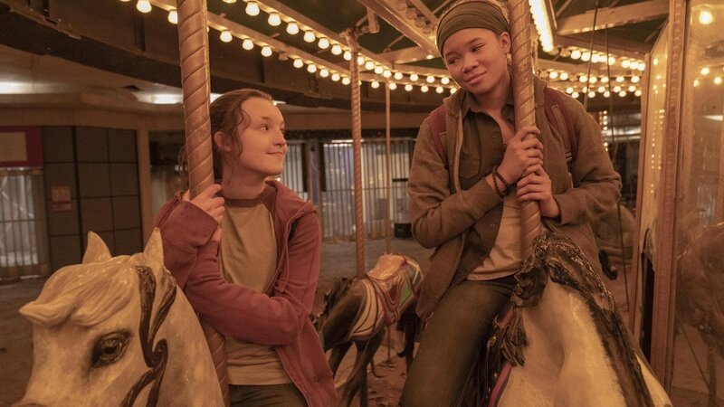 l-r: Ellie Williams (Bella Ramsey), Riley Abel (Storm Reid) – Bild: Sky Channel
