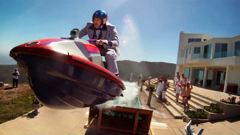 Johnny Knoxville uns sein „Jackass“ Team sind wieder da. Beim (Jet-) Ski-Springen gehen sie der Frage nach, die sich uns allen stellt: Wie gut kann ein Jet-Ski fliegen? – Bild: MKNS Johnny Knoxville uns sein „Jackass“ Team sind wieder da. Beim (Jet-) Ski-Springen gehen sie der Frage nach, die sich uns allen stellt: Wie gut kann ein Jet-Ski fliegen? – Bild: MKNS