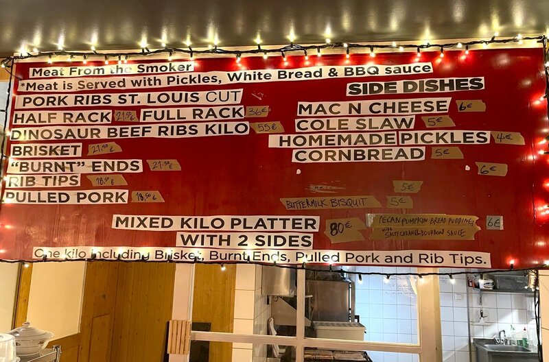 Das Angebot vom Frankfurter Restaurant „Little Suzy’s Smoke Shack BBQ“ in Alt-Sachsenhausen. – Bild: HR