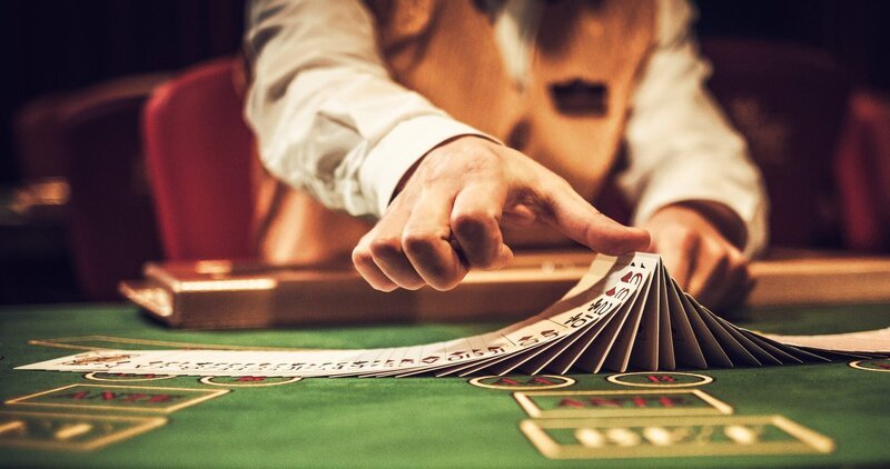 Kartenspiele – ob im wilden Westen oder an europäischen Königshöfen, seit Jahrhunderten wird auf der ganzen Welt gespielt. – Bild: ZDF