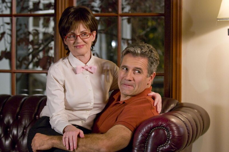 Lydia Dunfree (Megan Mullally, l.); Bill Landry (Rick Hall, r.) – Bild: Starz Entertainment LLC /​ Colleen Hayes