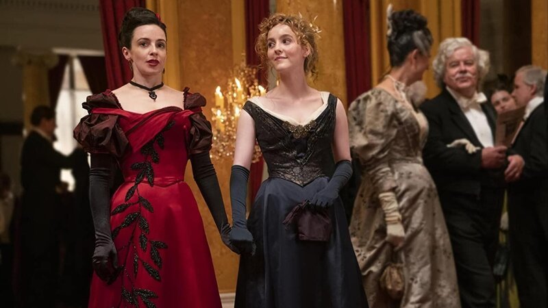 l-r: Laura Donnelly als Zephyr Alexis Navine /​ Amalia True, Ann Skelly als Penance Adair – Bild: Unknown