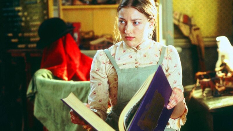 Evangeline (Kelly MacDonald) hat es als Kindermädchen bei den Browns nicht gerade leicht, denn die siebenköpfige Rasselbande hat nichts als Flausen im Kopf. – Bild: MG RTL D / Universal Pictures Evangeline (Kelly MacDonald) hat es als Kindermädchen bei den Browns nicht gerade leicht, denn die siebenköpfige Rasselbande hat nichts als Flausen im Kopf. – Bild: MG RTL D / Universal Pictures