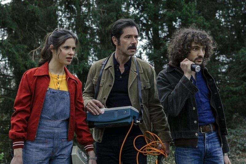 Daphné Patakia (Véra Clouseau), Melvil Poupaud (Didier Mathure), Quentin Dolmaire (Rémy Bidaut) – Bild: Nicolas Velter /​ Montebello Productions /​ Canal+