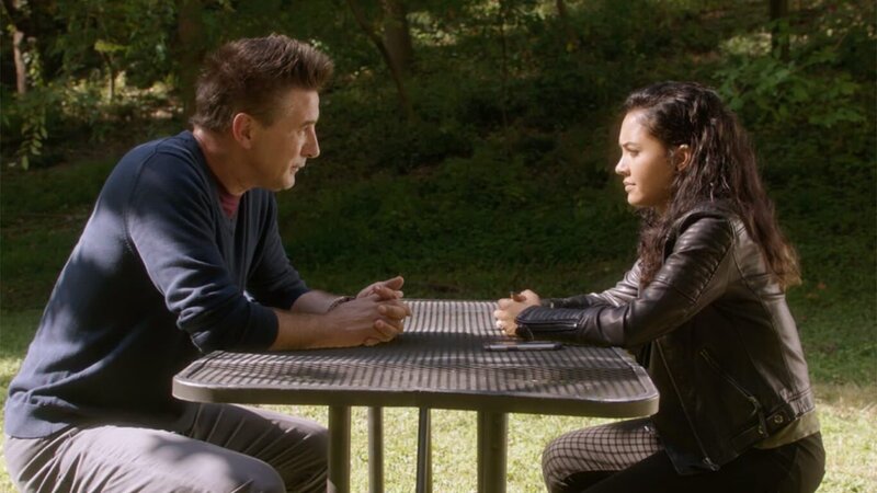 William Baldwin (Elwood), Tristin Mays (Riley Davis). – Bild: CBS