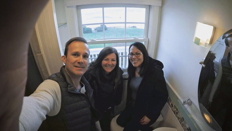 After a short time Adrienne and Steve decide on a property and start the renovation work with confidence. – Bild: HGTV