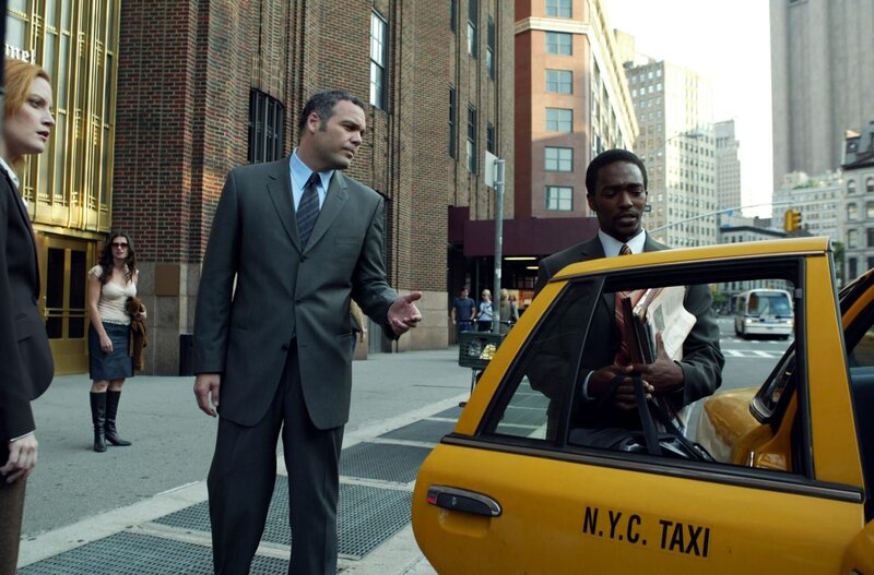 (L-R) Samantha Buck, Vincent D’onofrio, Anthony Mackie (Carl Hines) – Bild: UNIVERSAL CHANNEL