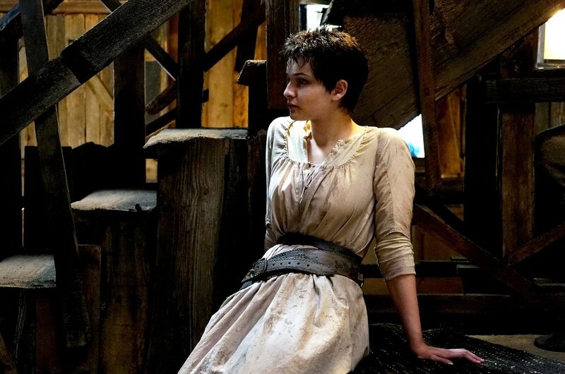 Sarah (Lisa Vicari) – Bild: 2021 Cattleya Srl