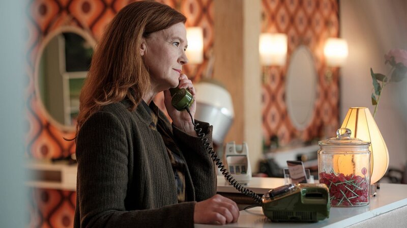 Grit Hartmann (Julika Jenkins) sucht verzweifelt einen Ausweg aus ihrer Situation. – Bild: NDR/​ARD/​Gordon Timpen