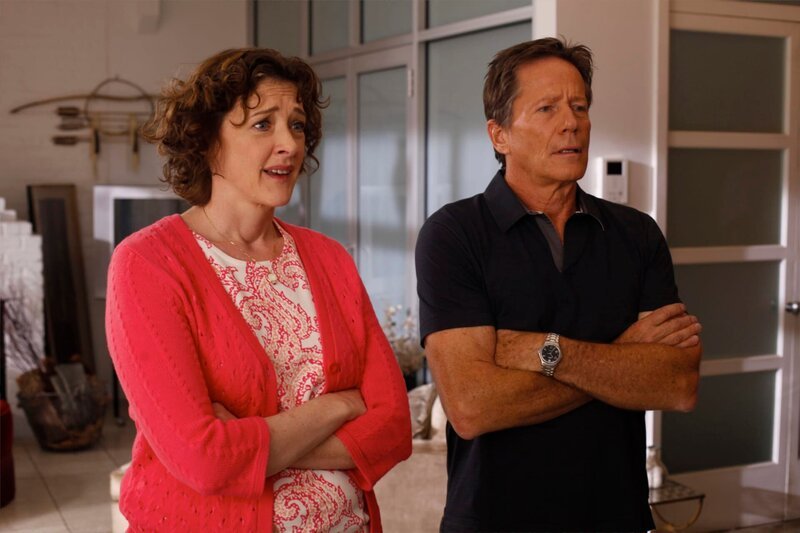 LAW AND ORDER: SPECIAL VICTIMS UNIT -- „Locum“ Episode 1201 -- Pictured: (l-r) Joan Cusack as Pamela Burton, Peter Strauss as Kevin Burton. – Bild: NBCUniversal, Inc.