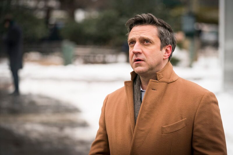 LAW & ORDER: SPECIAL VICTIMS UNIT -- ‚The Undiscovered Country‘ Episode 1913 -- Pictured: Raul Esparza as A.D.A. Rafael Barba -- (Photo by: Michael Parmelee/​NBC) – Bild: NBC