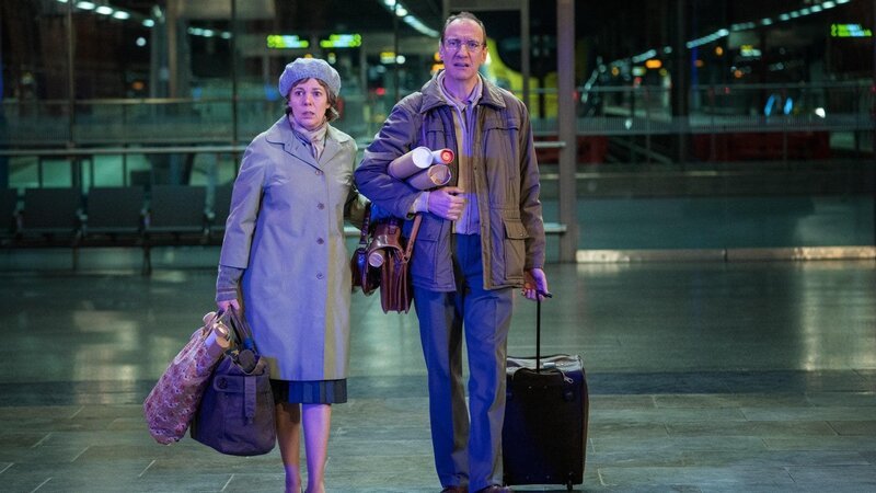 l-r: Susan Edwards (Olivia Colman), Christopher Edwards (David Thewlis) – Bild: Sky Channel