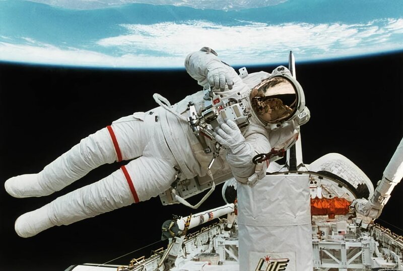NASA-Astronaut – Bild: PLURIMEDIA