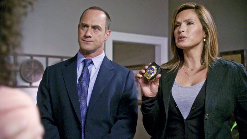 L-R: Detective Elliot Stabler (Christopher Meloni) und Detective Olivia Benson (Mariska Hargitay). – Bild: 13th Street