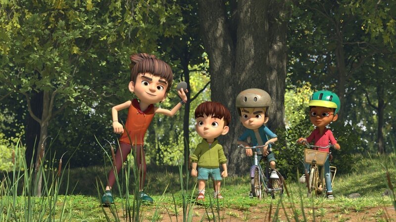 Bohnenstange und ihr Bruder Kleiner Fuß spielen am Weiher und lernen dort Raphael und Lina kennen, die mit dem Rad unterwegs sind. – Bild: Honorarfrei – nur für diese Sendung inkl. SocialMedia bei Nennung ZDF und La Station Animation – 2022.