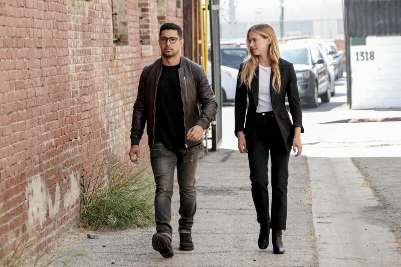 Nick Torres (Wilmer Valderrama, l.); Ellie Bishop (Emily Wickersham, r.) – Bild: PLURIMEDIA (CBS Broadcasting, Inc)