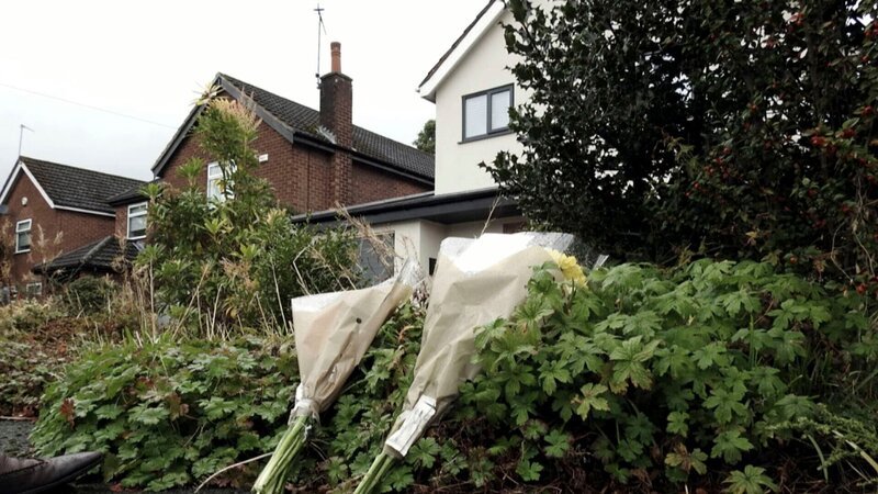 Bäume und Sträucher vor dem Haus – Bild: ZLW /​ © Crime + Investigation /​ A+E Networks