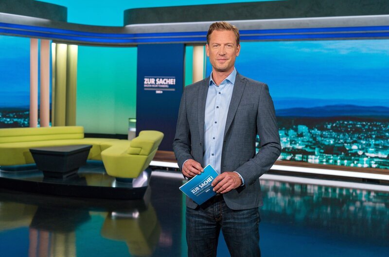 Moderator Florian Weber. – Bild: SWR/​Christian Koch
