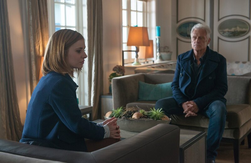 Hannah Kronen (Josefine Preuß) und Theo Clüver (Robert Atzorn). – Bild: ZDF/​Marie Koytek /​ real&fiction