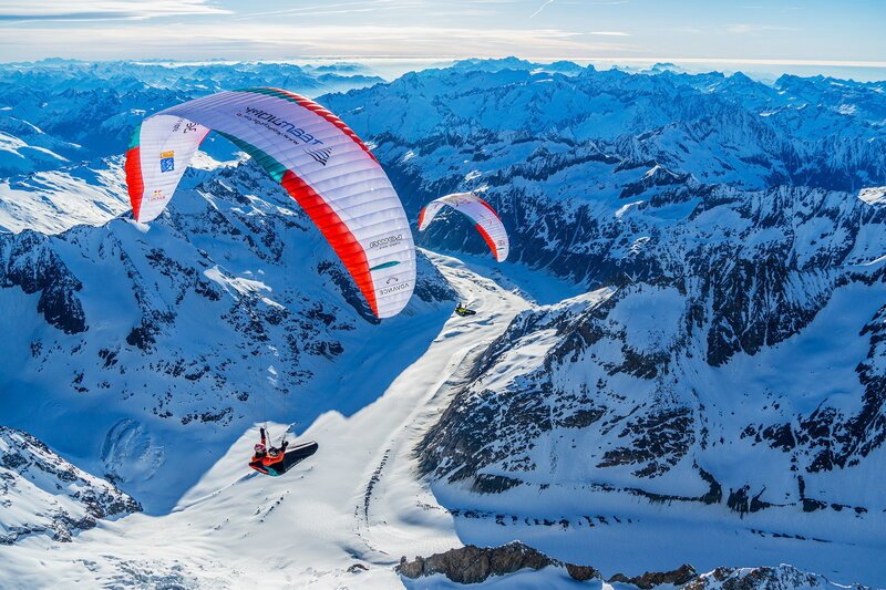 Faszination Fliegen
Der Stoff, aus dem Träume sind
Gleitschirmpilot Christian «Chrigel» Maurer
SRF/​ Matthias Lüscher – Bild: SRF2