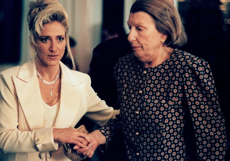 L-R: Carmela Soprano (Edie Falco), Livia Soprano (Nancy Marchand) – Bild: Home Box Office, Inc.