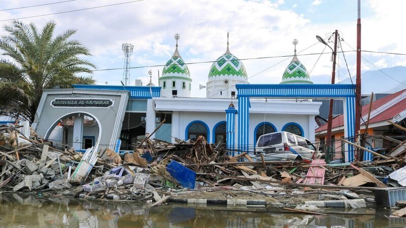 Die Auswirkungen des Erdbebens und Tsunamis in Palu, Sigi und Donggala 2018. – Bild: RTL /​ KM Records a.s. – BIG Media