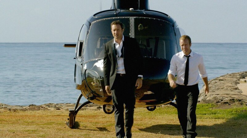 Am Vorabend der Hochzeit zwischen Kono und Adam müssen Steve (Alex O’Loughlin, l.) und Danny (Scott Caan, r.) noch eine Katastrophe abwenden. Doch wird es ihnen gelingen? – Bild: CBS Broadcasting Inc.