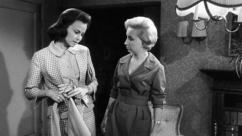 Margaret Reedle (Brigitte Grothum, l.), Lizzy Smith (Edith Hancke) – Bild: RTL Margaret Reedle (Brigitte Grothum, l.), Lizzy Smith (Edith Hancke) – Bild: RTL