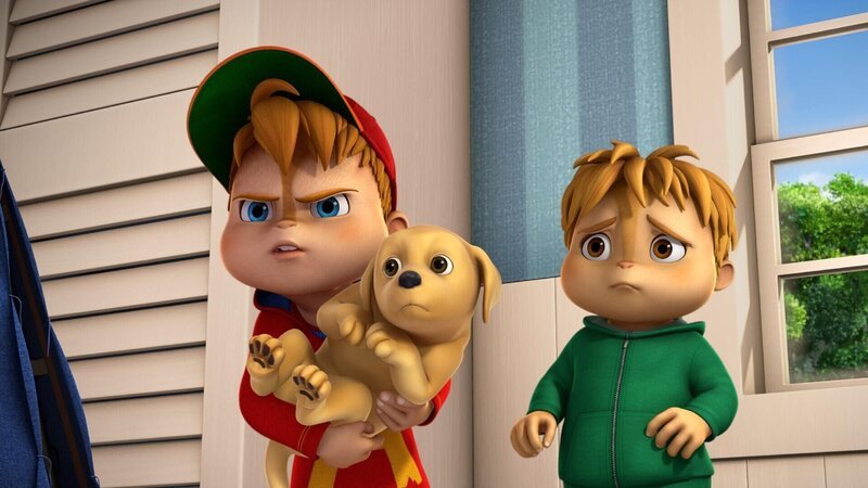 Alvin (l.) und Theodore versuchen Simon auf ihre Seite zu ziehen: Sie wollen den kleinen Hund behalten, ihn jedoch vor Dave verstecken. +++ – Bild: SUPER RTL /​ Ein Haustier für Theodore