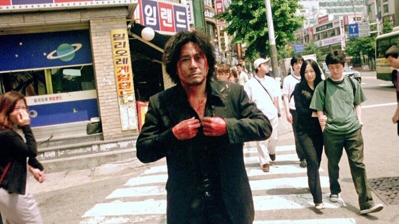 Oh Dae-su (Choi Min-sik) sucht Rache nach 15 Jahren Isolationshaft. – Bild: RTLZWEI Oh Dae-su (Choi Min-sik) sucht Rache nach 15 Jahren Isolationshaft. – Bild: RTLZWEI