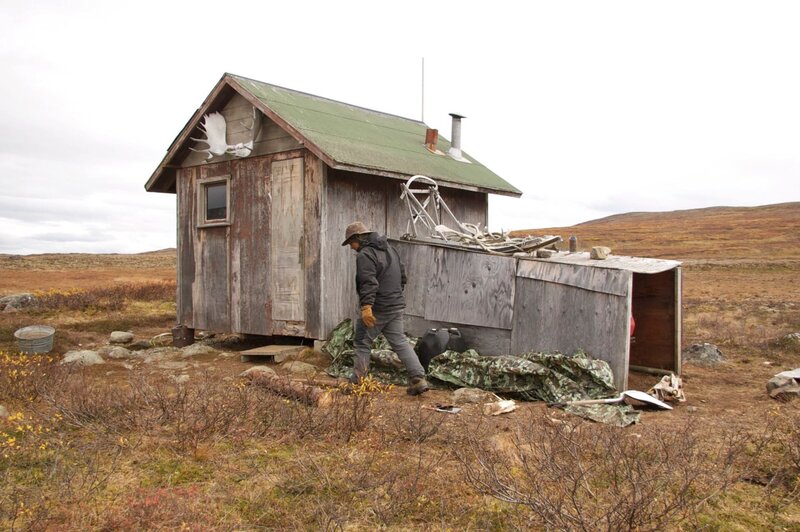 John Ulmer at home at camp 2. – Bild: Discovery Communications, Inc.
