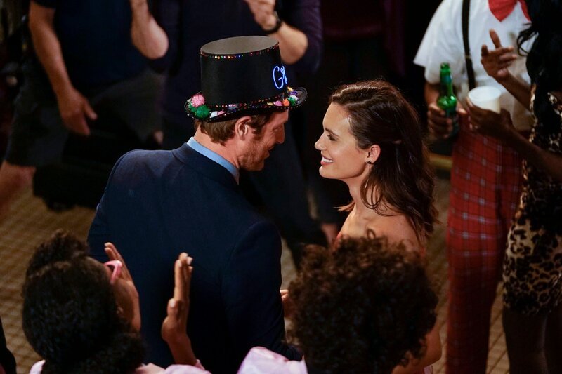 Nick Gehlfuss als Dr. Will Halstead, Torrey DeVitto als Dr. Natalie Manning. – Bild: SRF/​NBC Universal