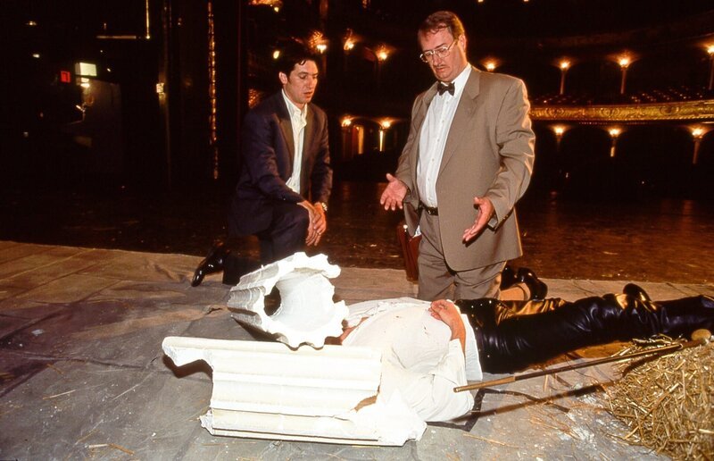 L-R: Tobias Moretti (Richie Moser), Gerhard Zemann (Dr. Leo Graf). – Bild: ORF/​Beta Film/​Ali Schafler