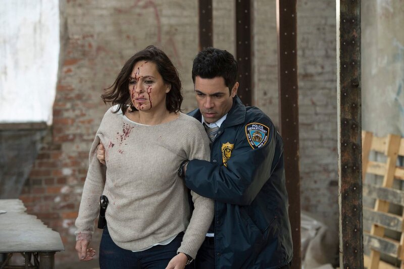 LAW & ORDER: SPECIAL VICTIMS UNIT -- „Post-Mortem Blues“ Episode 1521 -- Pictured: (l-r) Mariska Hargitay als Sgt. Olivia Benson, Danny Pino als Det. Nick Amaro. – Bild: NBCUniversal Media, LLC