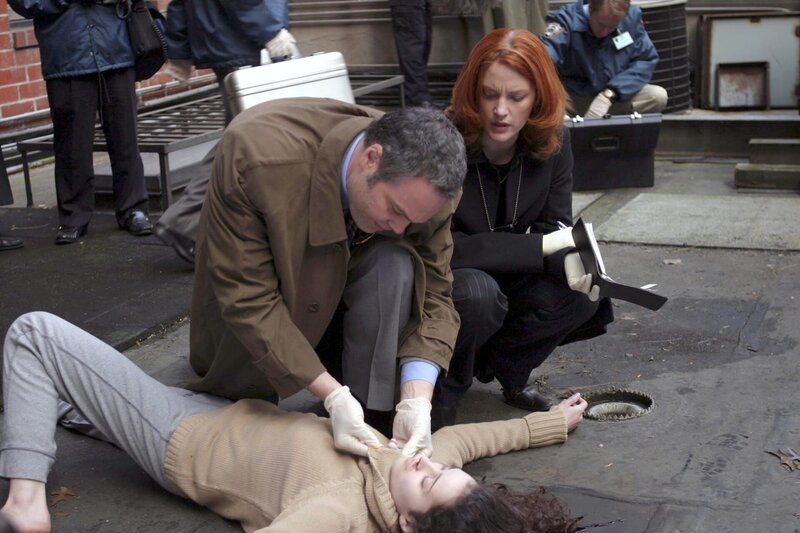 Vincent D’’Onofrio, Samantha Buck – Bild: PLURIMEDIA (NBC)