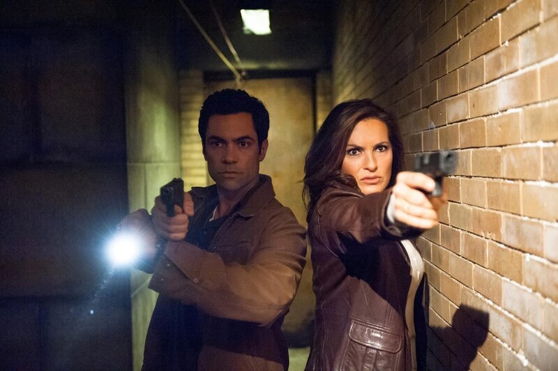 Gelingt es den Detectives Nick Amaro (Danny Pino) und Olivia Benson (Mariska Hargitay), den entführten Jungen rechtzeitig zu retten? Ein Wettlauf gegen die Zeit beginnt … – Bild: PLURIMEDIA (NBC Universal, Inc.)