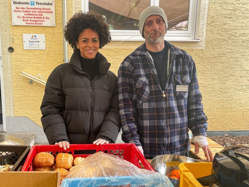 Andreas lebte fünf Jahre lang auf den Straßen von Wiesbaden. Vor über einem Jahr hat er einen Schlafplatz in der „Teestube“ bekommen. – Bild: ZDF und Farah M’haimdat./​Farah M’haimdat