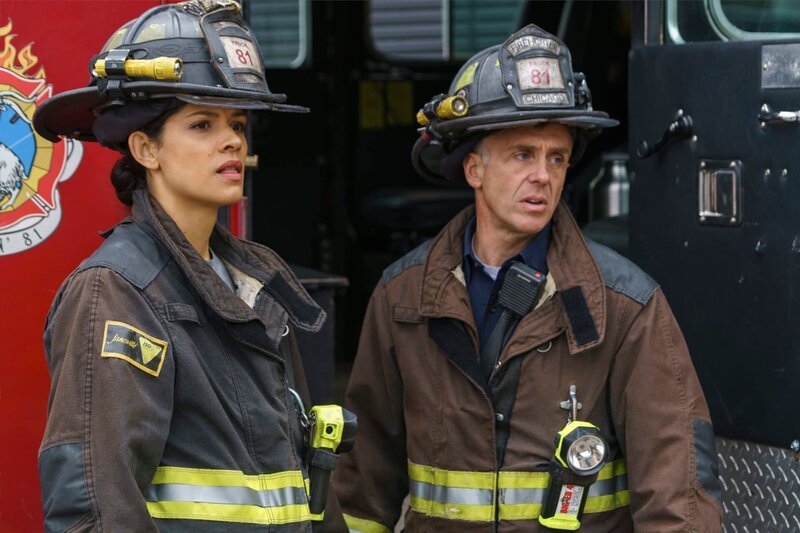 (l-r) Miranda Rae Mayo as Stella Kidd, David Eigenberg as Christopher Herrmann – Bild: NBCUniversal Media, LLC