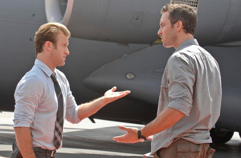 Werden mit einem neuen Fall beauftragt: Steve (Alex O’Loughlin, l.) und Danny (Scott Caan, r.) … – Bild: CBS BROADCASTING INC.