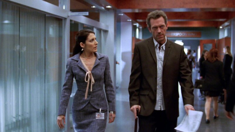 Dr. House (Hugh Laurie) und Dr. Lisa Cuddy (Lisa Edelstein) diskutieren über die möglichen Behandlungsmaßnahmen für den erkrankten Präsidentschaftskandidaten. – Bild: NBC Universal Inc.