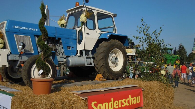 Not macht erfinderisch, sagt das Sprichwort. In der DDR traf das auch auf die Sparte der Nutzfahrzeuge zu. In Zeiten des Mangels musste man erfinderisch sein, denn der Bedarf war enorm. – Bild: ZDF und Matthias Hoferichter
