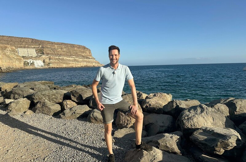 Gran Canaria lockt jedes Jahr Millionen von Touristen. Für „Was kostet …?“ begibt sich Reporter Sven Kroll auf eine spannende Reise kreuz und quer über die Insel – Bild: SWR/​Bavaria Entertainment GmbH