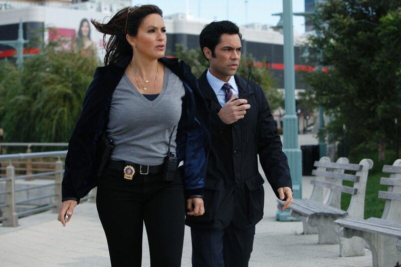 L-R: Olivia Benson (Mariska Hargitay), Nick Amaro (Danny Pino) – Bild: PLURIMEDIA (NBC Universal, Inc.)