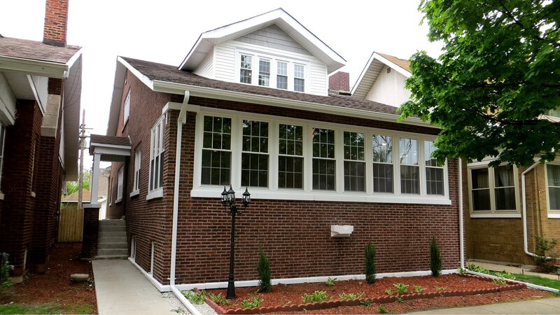 Siva und Shelley haben drei Kinder auf dem College und drei Hypotheken. Trotzdem wollen sie von Kalifornien an den Comer See nach Italien auswandern. Sie sehnen sich nach einer ruhigen Oase. – Bild: HGTV