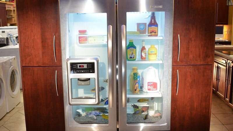 The refrigerator tank. – Bild: For merchandising, publishing & ancillary products, check talent contract, appearance & property releases.