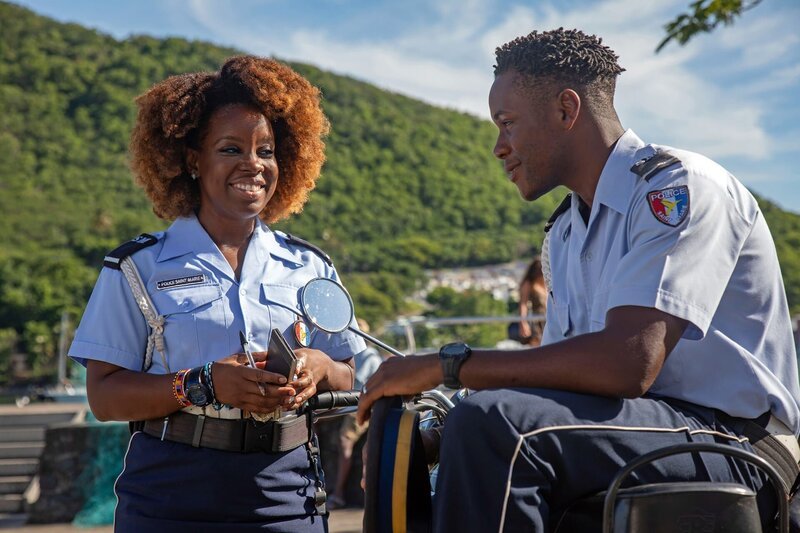 Officer Ruby Patterson (Shyko Amos) und Officer JP Hooper (Tobi Bakare) sind gut befreundet. – Bild: ZDF