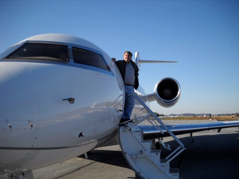 Nick returns home triumphant. – Bild: Iptc SpecialInstructions For merchandising, publishing & ancillary products, check talent contract, appearance & property releases. Nick returns home triumphant. – Bild: Iptc SpecialInstructions For merchandising, publishing & ancillary products, check talent contract, appearance & property releases.