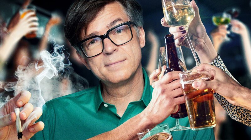 Das Feierabendbier nach einem anstrengenden Arbeitstag. Das Glas Wein in geselliger Runde – Alkoholkonsum ist in unserer Gesellschaft tief verwurzelt und gehört zum festen Bestandteil vieler gesellschaftlicher Anlässe. In Deutschland wird sogar mehr getrunken als in vielen anderen Ländern. Aber wann wird es für die Gesundheit bedenklich? – Moderator Ralph Caspers – Bild: WDR/​Tilman Schenk/​picture alliance/​Shotshop/​picture alliance/​abaca/​Monkey Business/​AP Photo