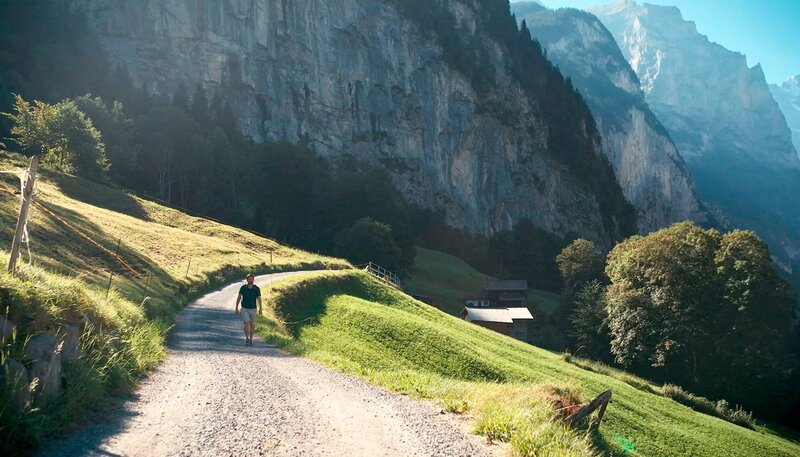 Berglandschaft mit Weg – Bild: phoenix/​ZSD/​Arte/​Storyhouse Productions